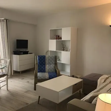 Appartement A Deux Pas Du Centre Ville Et Gare Proximite Mer Royan