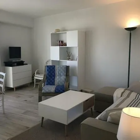 Appartement A Deux Pas Du Centre Ville Et Gare Proximite Mer Royan