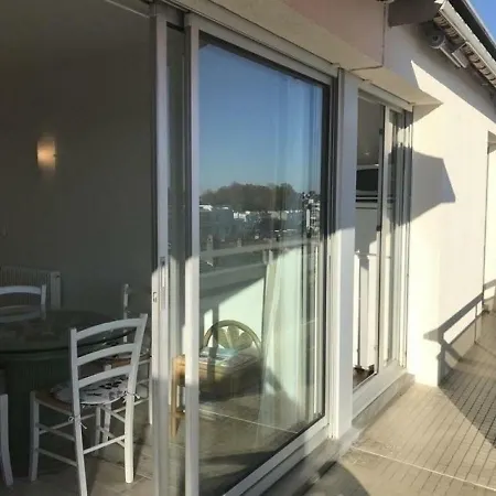Appartement A Deux Pas Du Centre Ville Et Gare Proximite Mer Royan